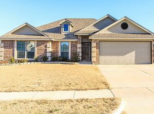 1810 Sabine Dr, Midlothian, TX 76065