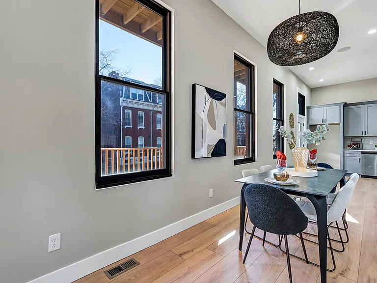 1000 Barton St — Photo 38