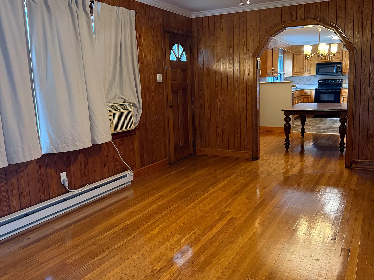 3 bed, 1300 sqft, $1,500 — Photo 4