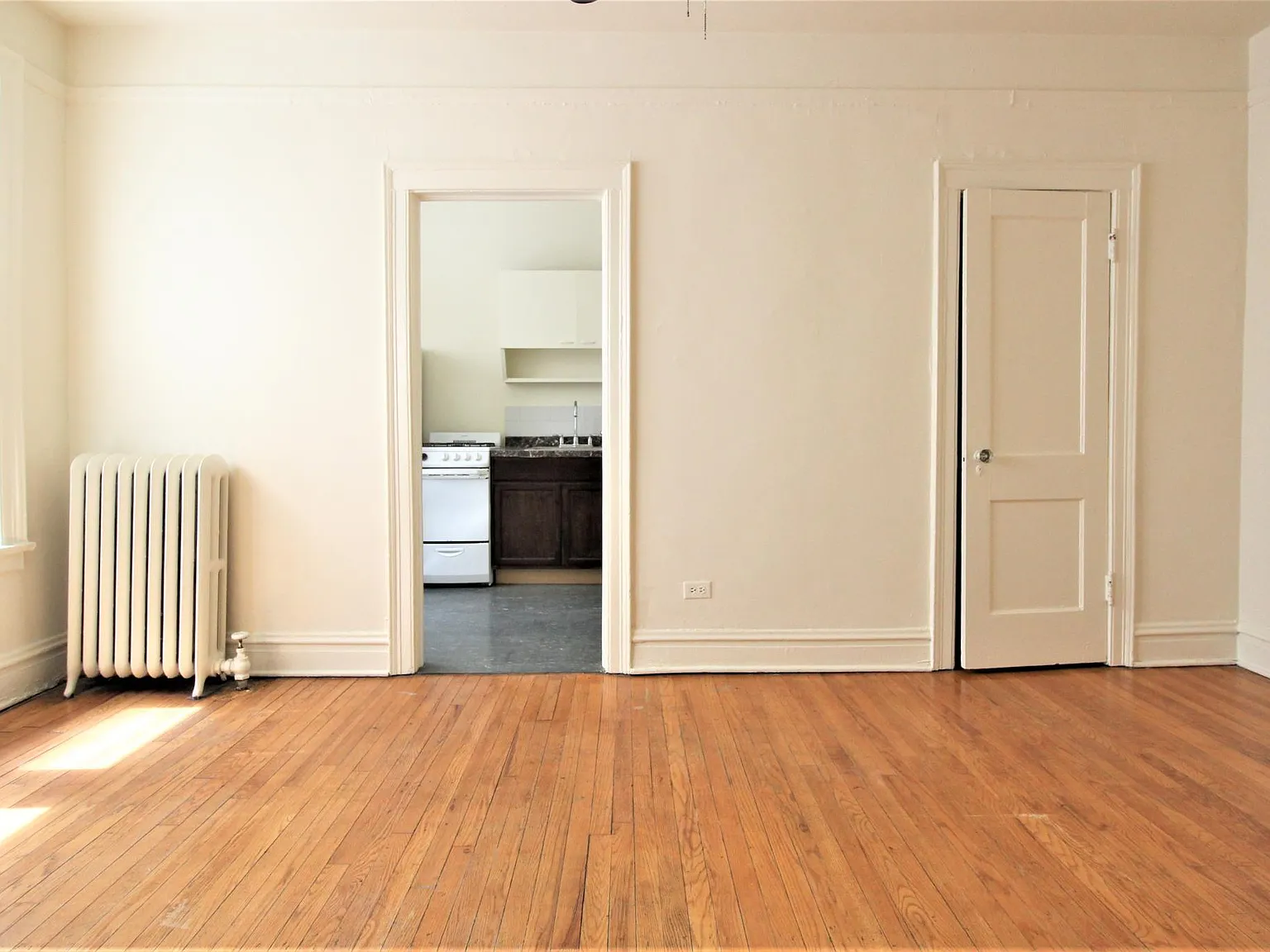 Studio, 425 sqft, $1,200 — Photo 1