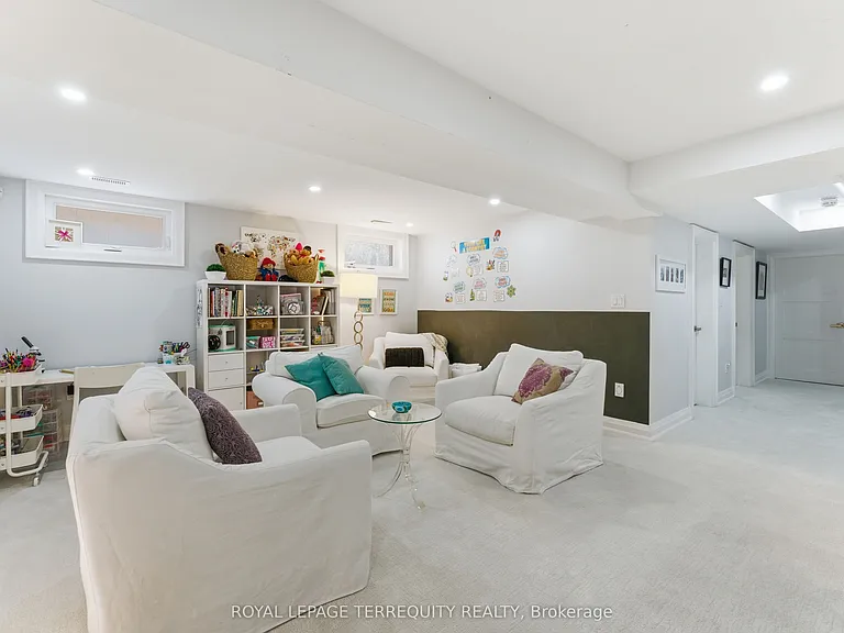 130 Edgecroft Rd — Photo 39