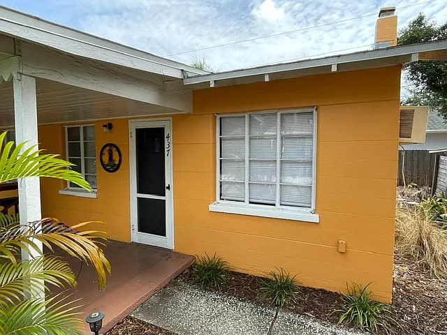 437 Highland Ct #437