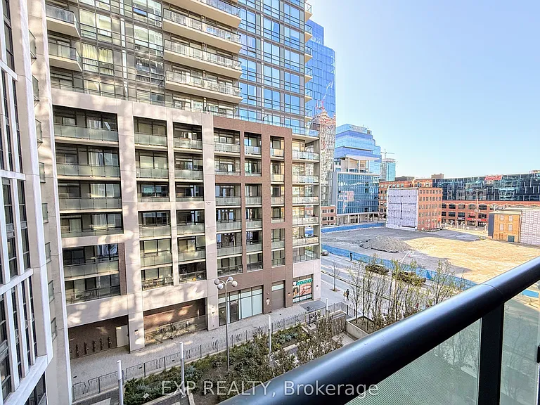 400 Adelaide St E #702 — Photo 18
