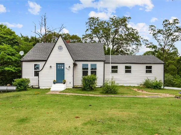 8617 Godfrey Rd, Godfrey, IL 62035