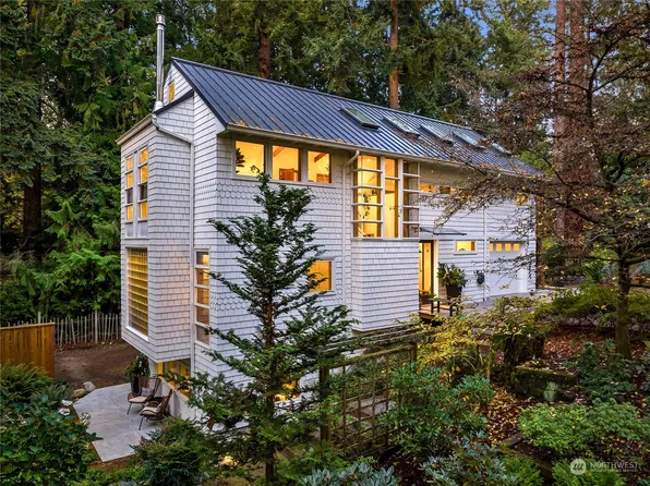 268 Lovell Avenue SW, Bainbridge Island, WA 98110