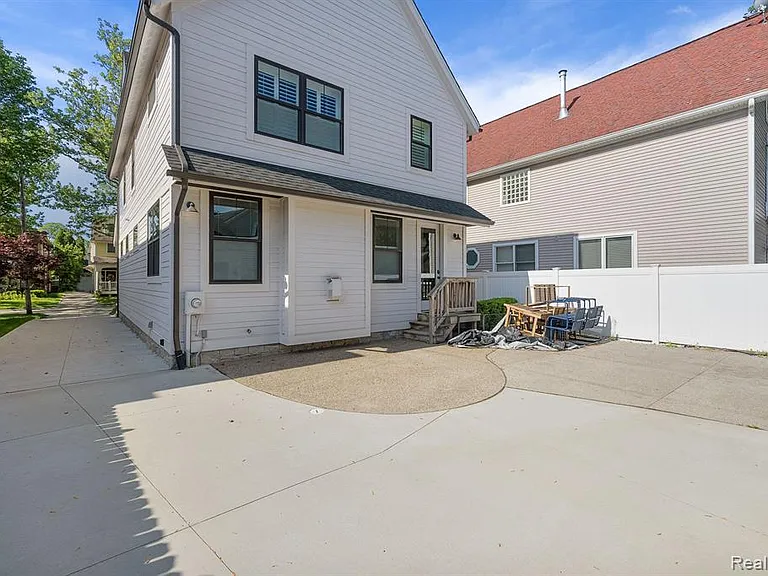 811 Smith Ave — Photo 46
