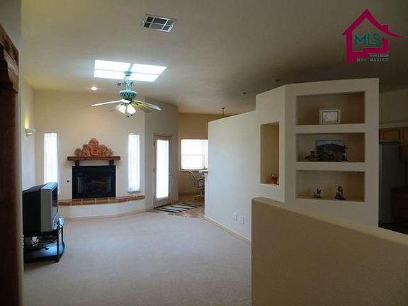 4th image of 2209 Dakota Dr
