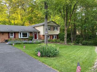12234 Westwood Hills Dr, Herndon, VA 20171