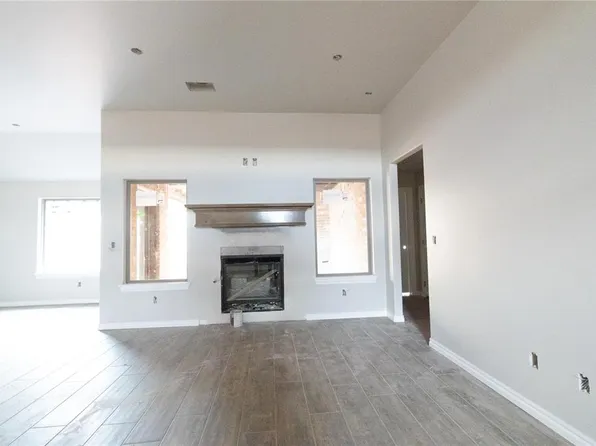 8401 Hazelwood Way, Edmond, OK 73034