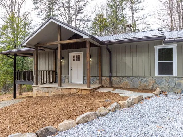 18808 Rosman Hwy, Sapphire, NC 28774