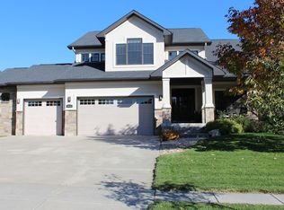 9840 Hollow Tree Dr, Lincoln, NE 68512