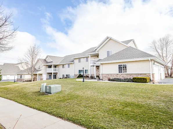 W197N17110 Stonewall DRIVE, Jackson, WI 53037
