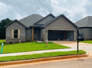 212 Overcup Dr, Troy, AL 36079