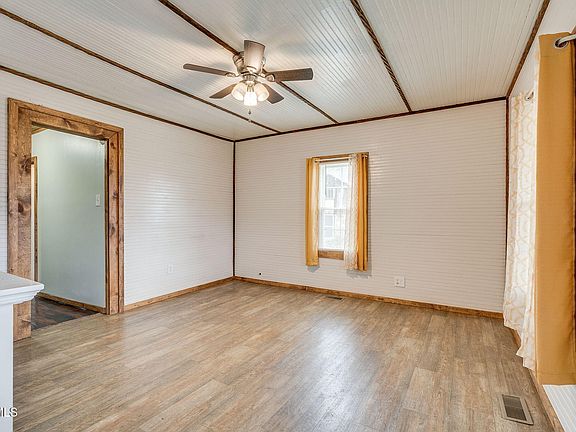 5th image of 121 Coleman Rd