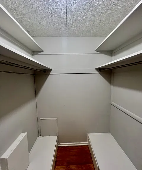 Corona Manor Apartments — Photo 18