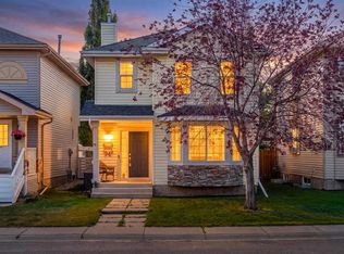 176 N Chaparral Ridge Cir SE, Calgary, AB T2X 3M6