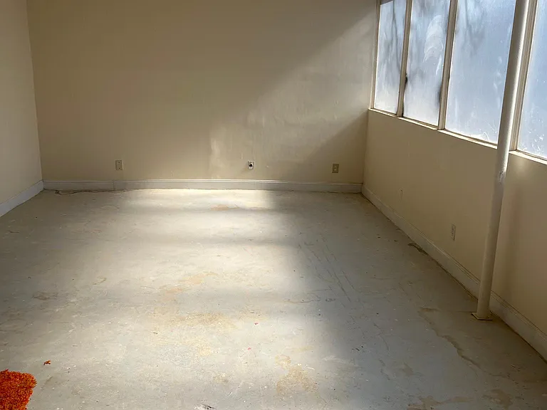 814 12th St — Photo 3