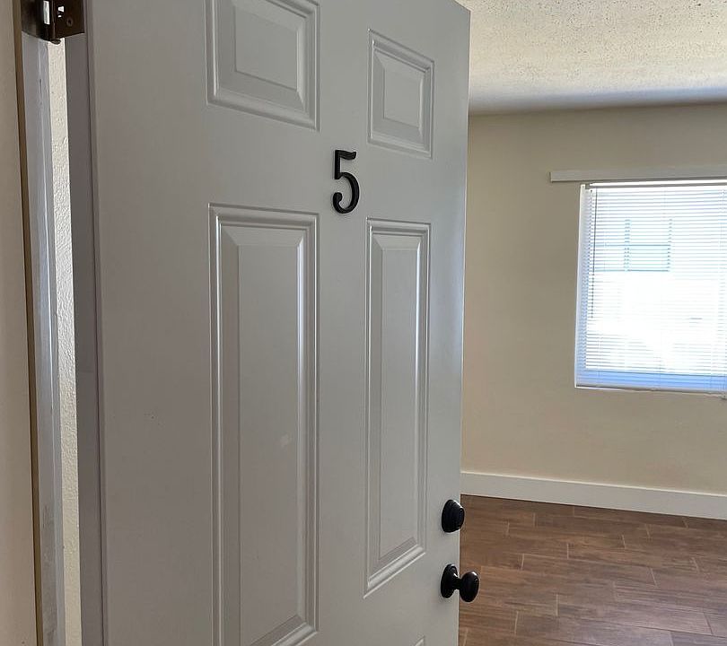 1st image of 154 Westview Ave #5