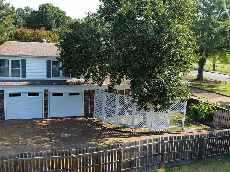 2499 Countrywood Pkwy — Photo 20