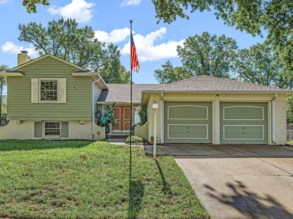 3054 SW Plass Ave, Topeka, KS 66611