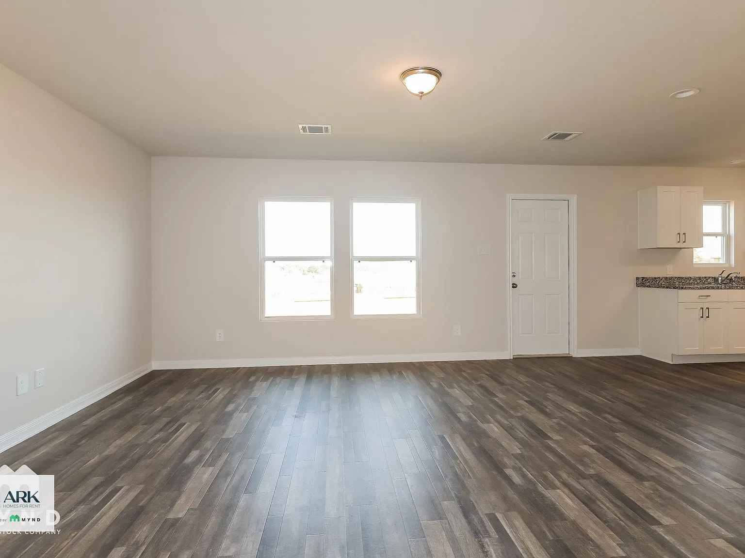 4 bed, 2.0 bath, 1603 sqft, $1,745 — Photo 2