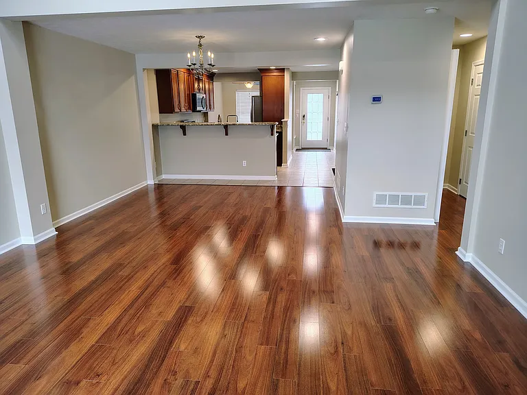 10557 Castle Ln — Photo 4