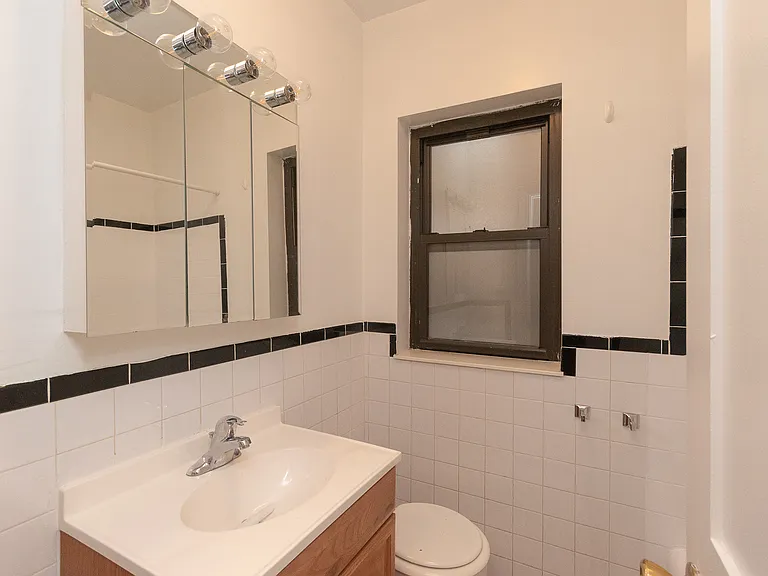 420 W. Surf — Photo 15
