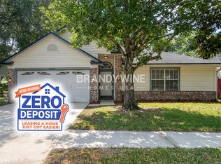 8126 Fieldside Dr W, Jacksonville, FL 32244