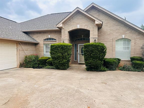 2nd image of 705 Quail Walk