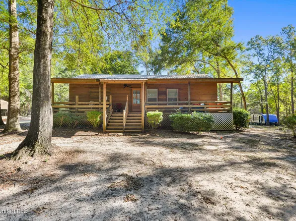 116 Fountain Lake Rd, Lucedale, MS 39452
