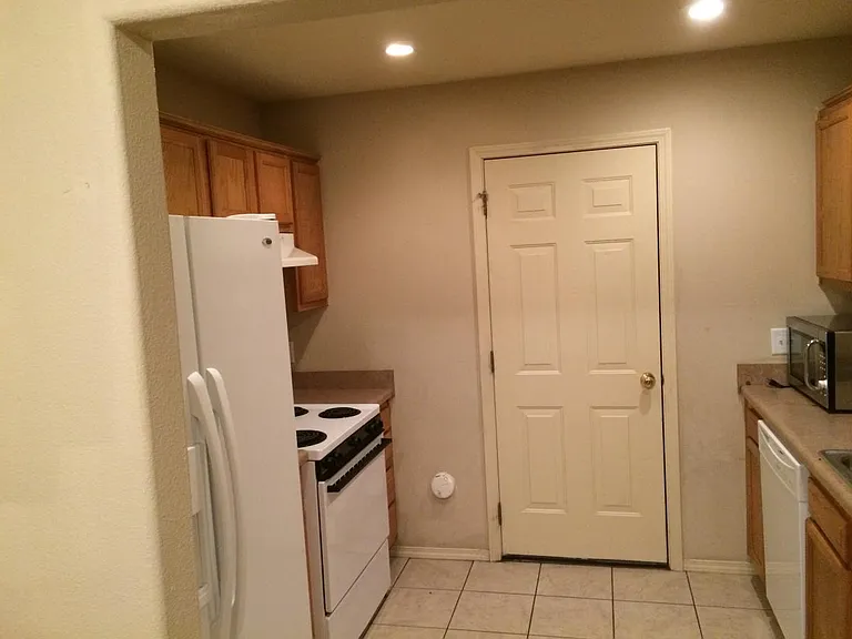 4101 SW Broadstone Ave #1 — Photo 4