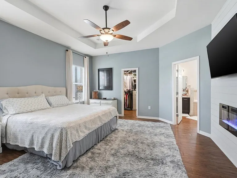 3615 Peregrine Way — Photo 27