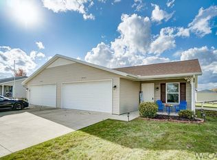 1041 Ridge St, Wapakoneta, OH 45895