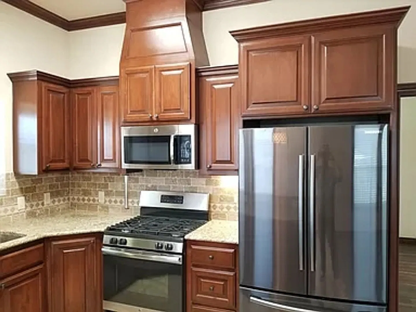 Gorgeous, 3 Bedroom 2 Bath In The King's Manor Addition In Moore With Storm Shelter — Photo 3