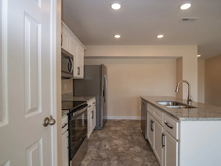 203 Dixon Cir — Photo 16