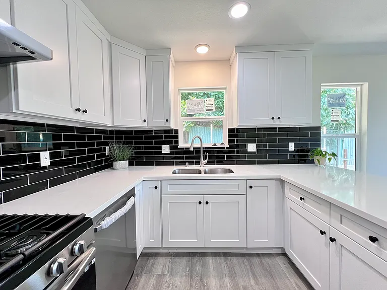 1933 Vestal Ave — Photo 3