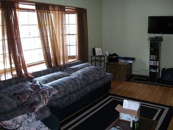 5th image of 337 Parkway Ct
