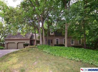 6062 Country Club Oaks Pl, Omaha, NE 68152