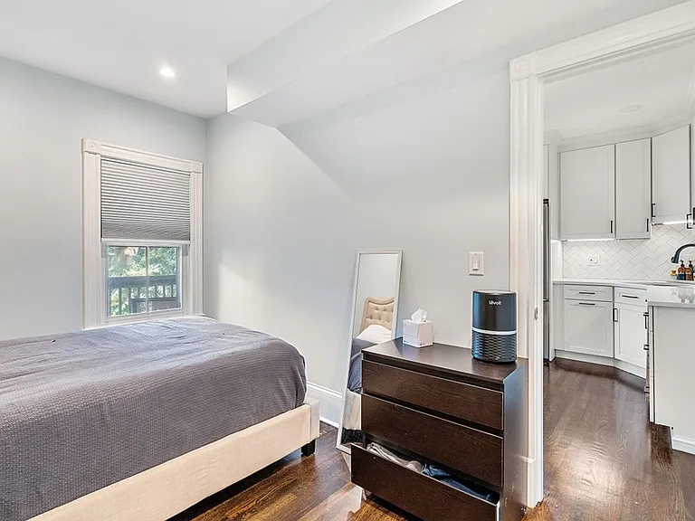 176 Bowen St #3 — Photo 9
