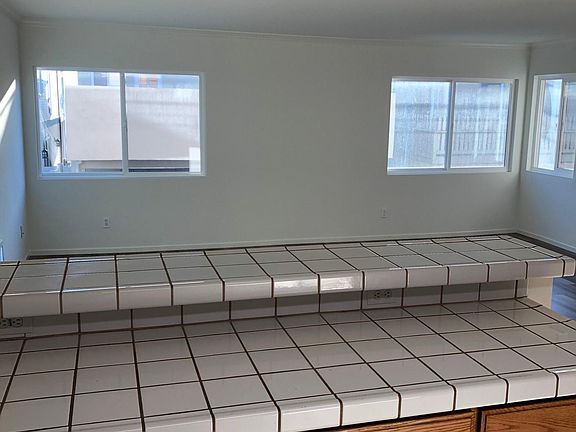 4th image of 1004 Ocean Ave #C