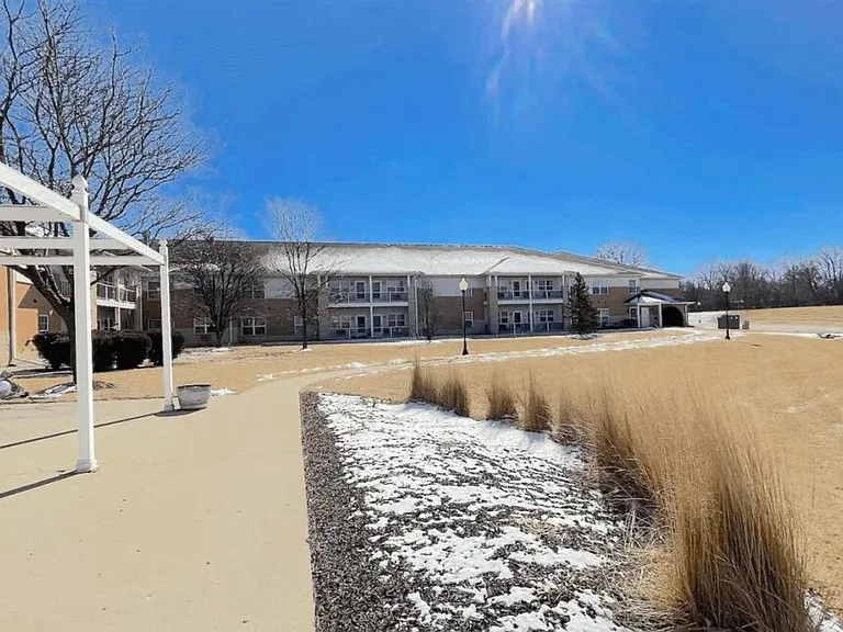 5005 W Bradley Rd — Photo 23