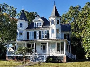 25606 E Main St, Onley, VA 23418