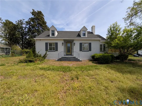 12307 Buckingham St, Chester, VA 23831