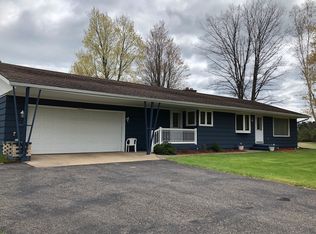 3923 W Johnson Rd, Loretto, MI 49852