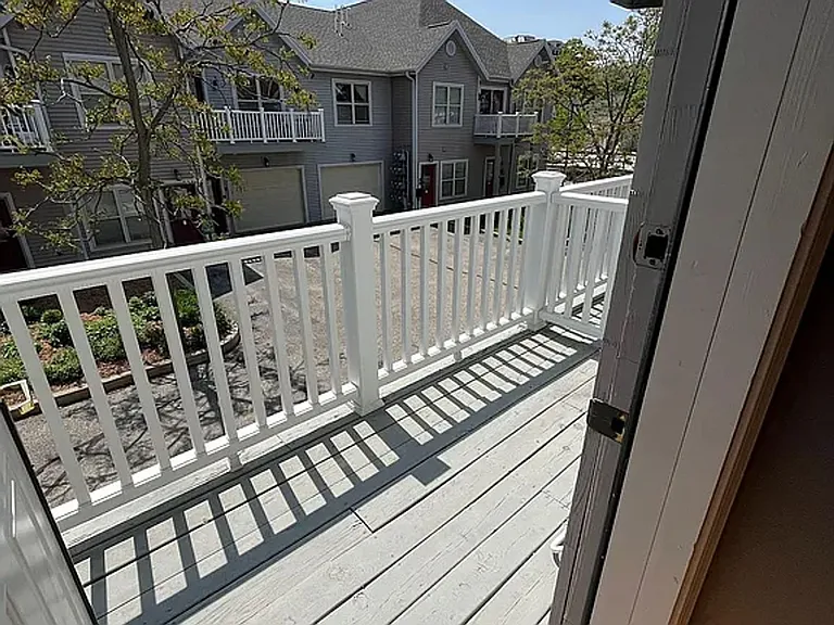 635 E Dayton St — Photo 23