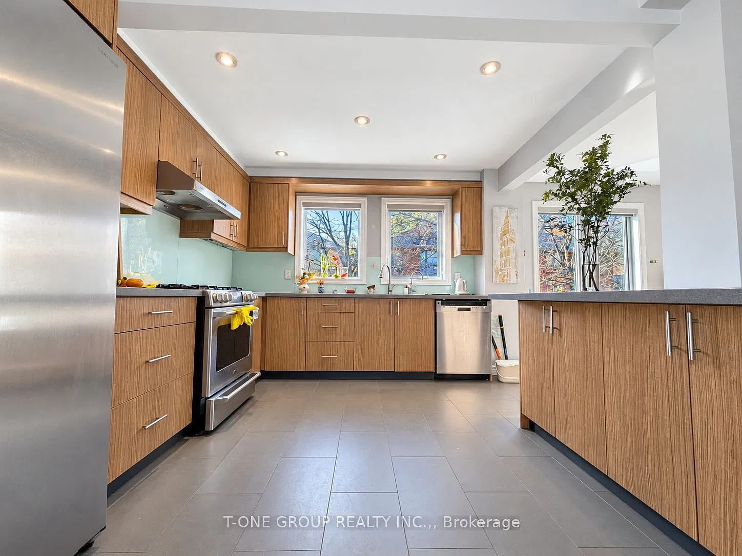 4 bed, $1,500 — Photo 3