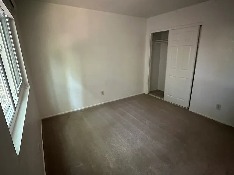 5000 San Francisco Blvd — Photo 18