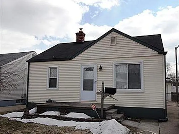 19250 Connecticut St, Roseville, MI 48066