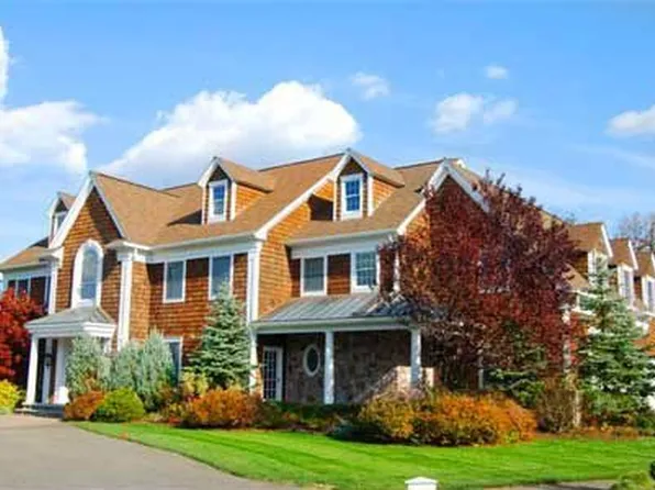 104 Willow Pond Ct, Wyckoff, NJ 07481