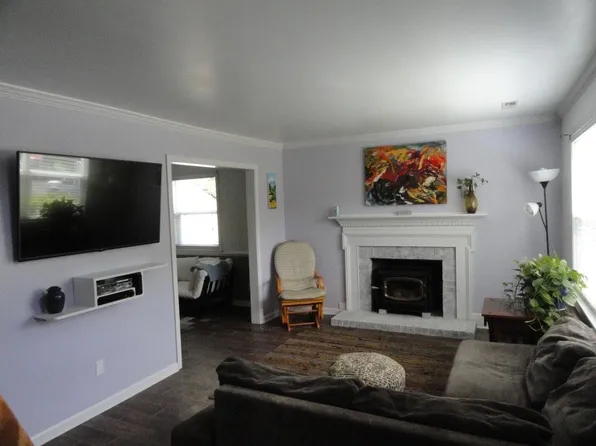 60 Court Pl, Charlottesville, VA 22901